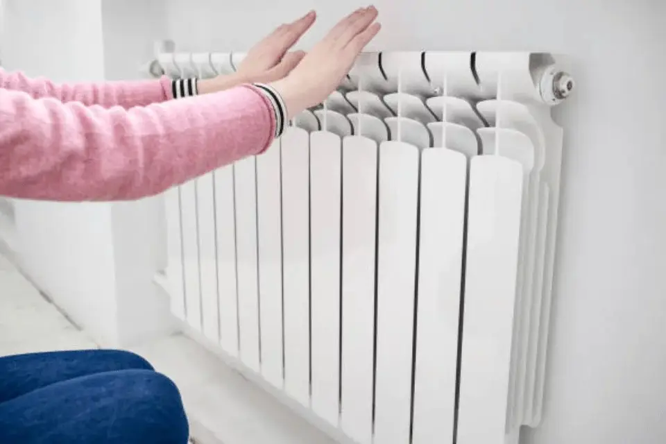 Radiadores de baja temperatura combinados con aerotermia